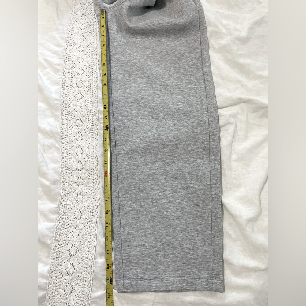 EUC Uniqlo Ballon Sweat Pants - Picture 7 of 16